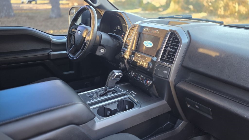 Ford F-150 XL SuperCrew 6.5-ft. Bed 4WD 2017