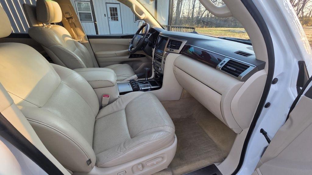 Lexus LX 570 Sport Utility 2014