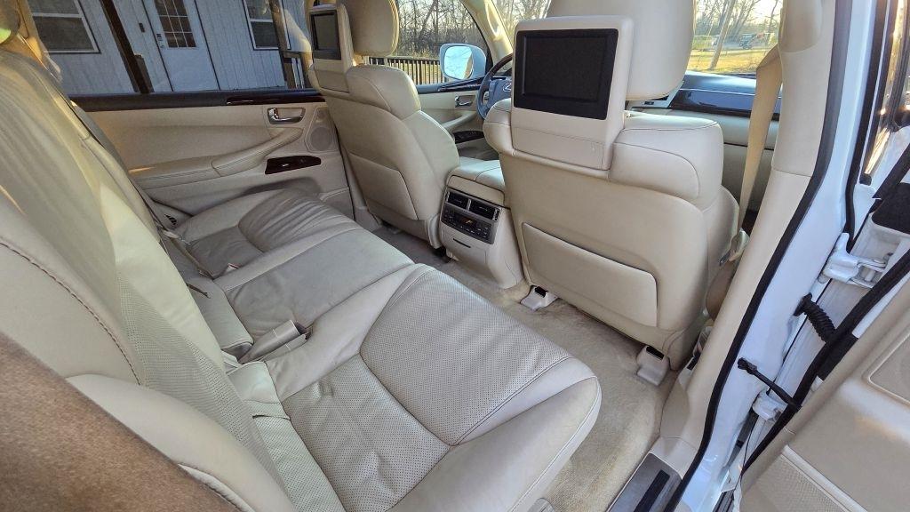 Lexus LX 570 Sport Utility 2014