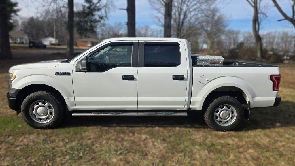 Ford F-150 XL SuperCrew 5.5-ft. Bed 4WD 2017