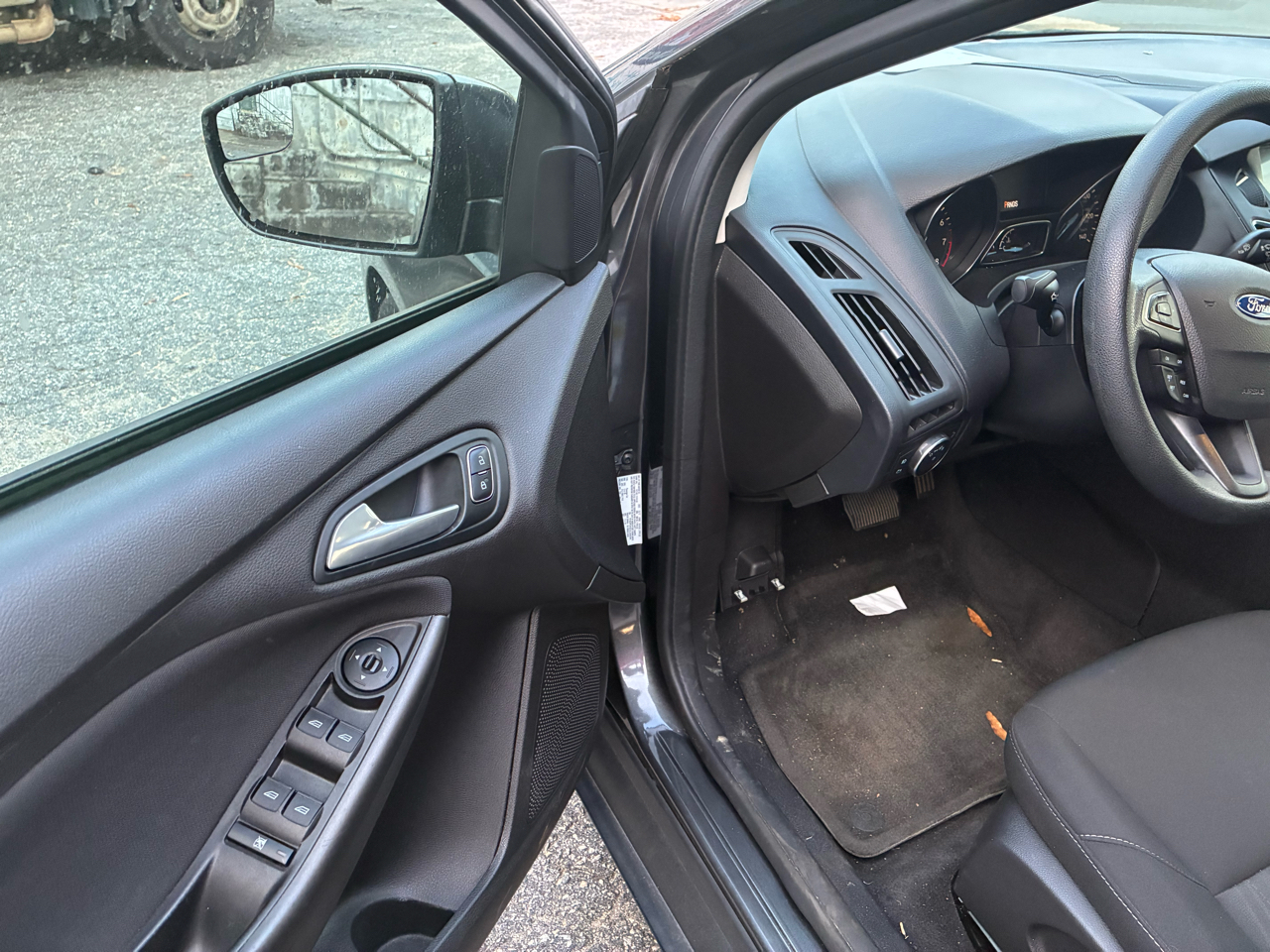 Ford Focus 4dr Sdn SEL 2018