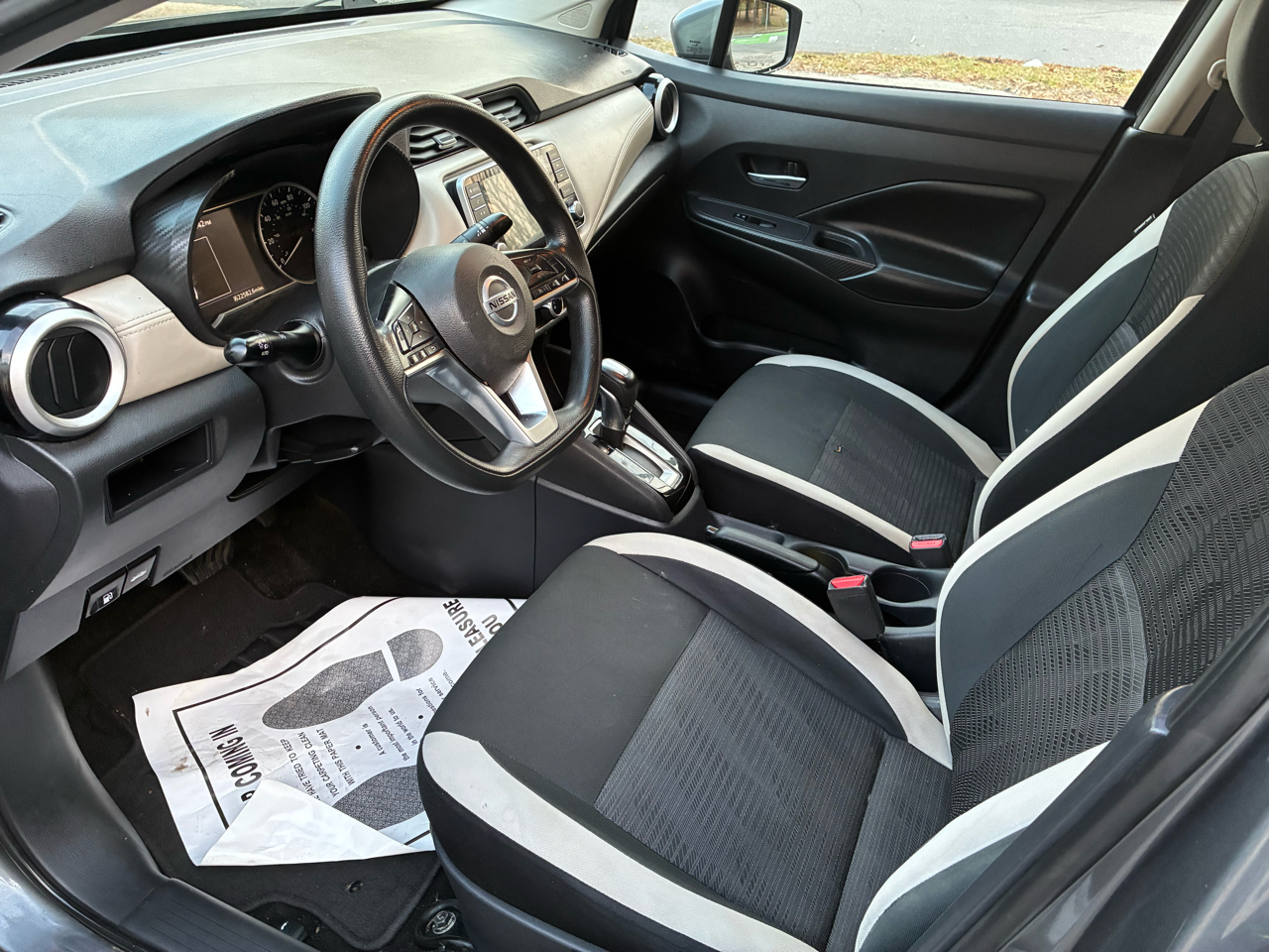 Nissan Versa SV 2020