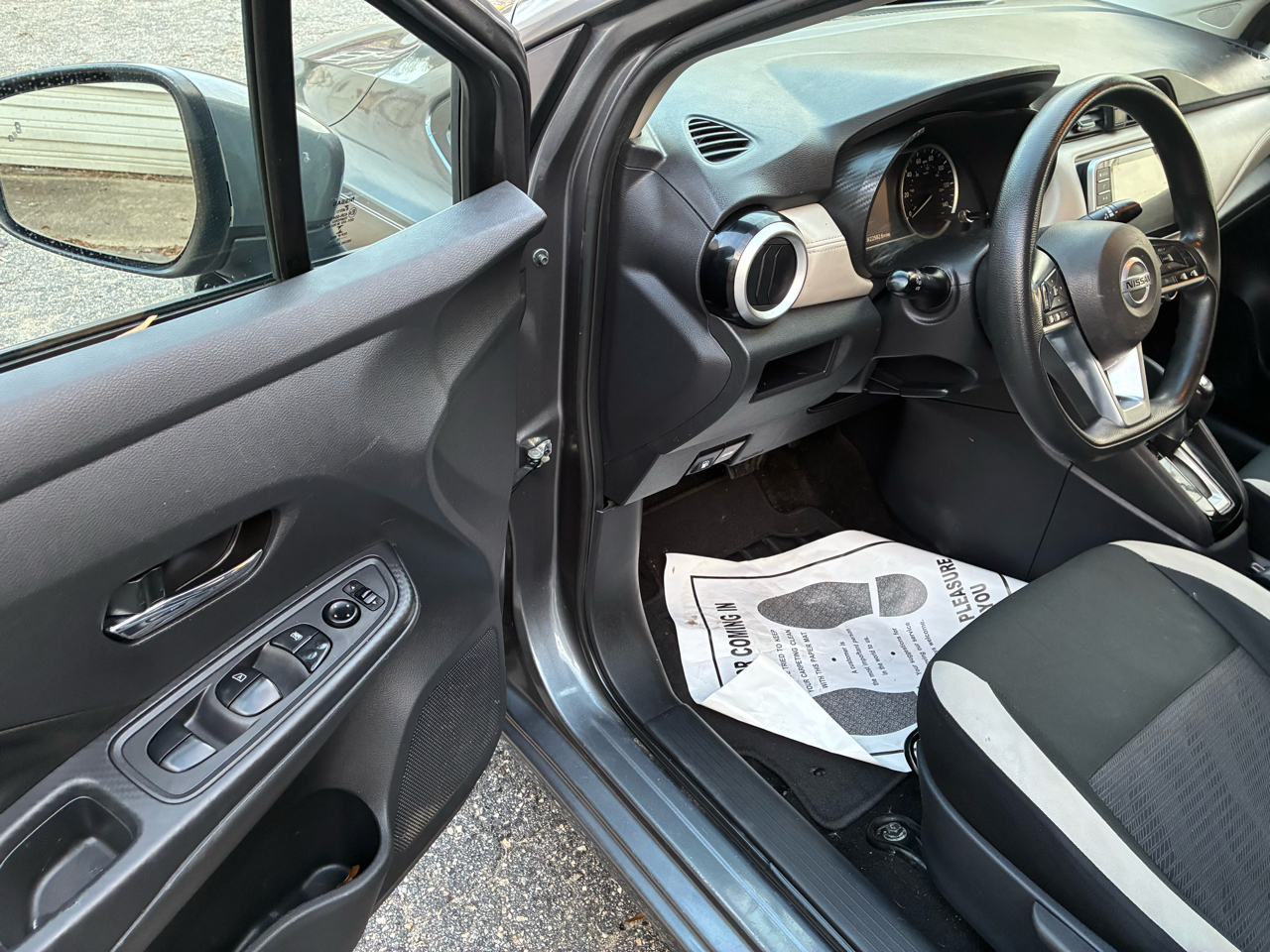 Nissan Versa SV 2020