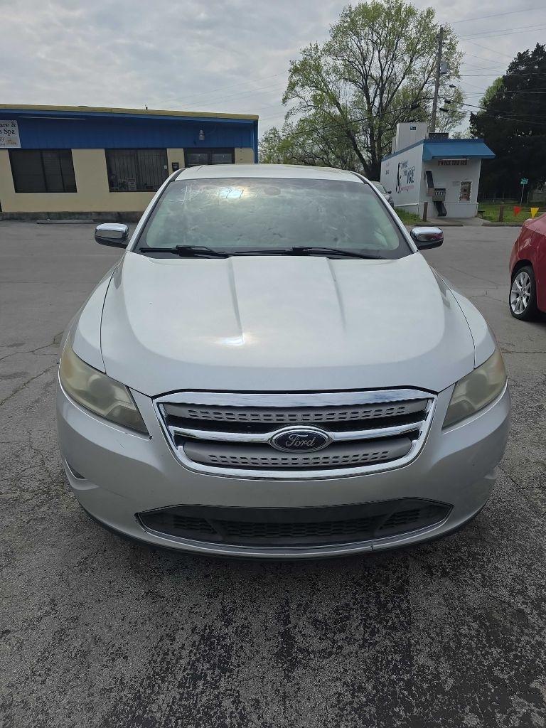 Ford Taurus Limited FWD 2010