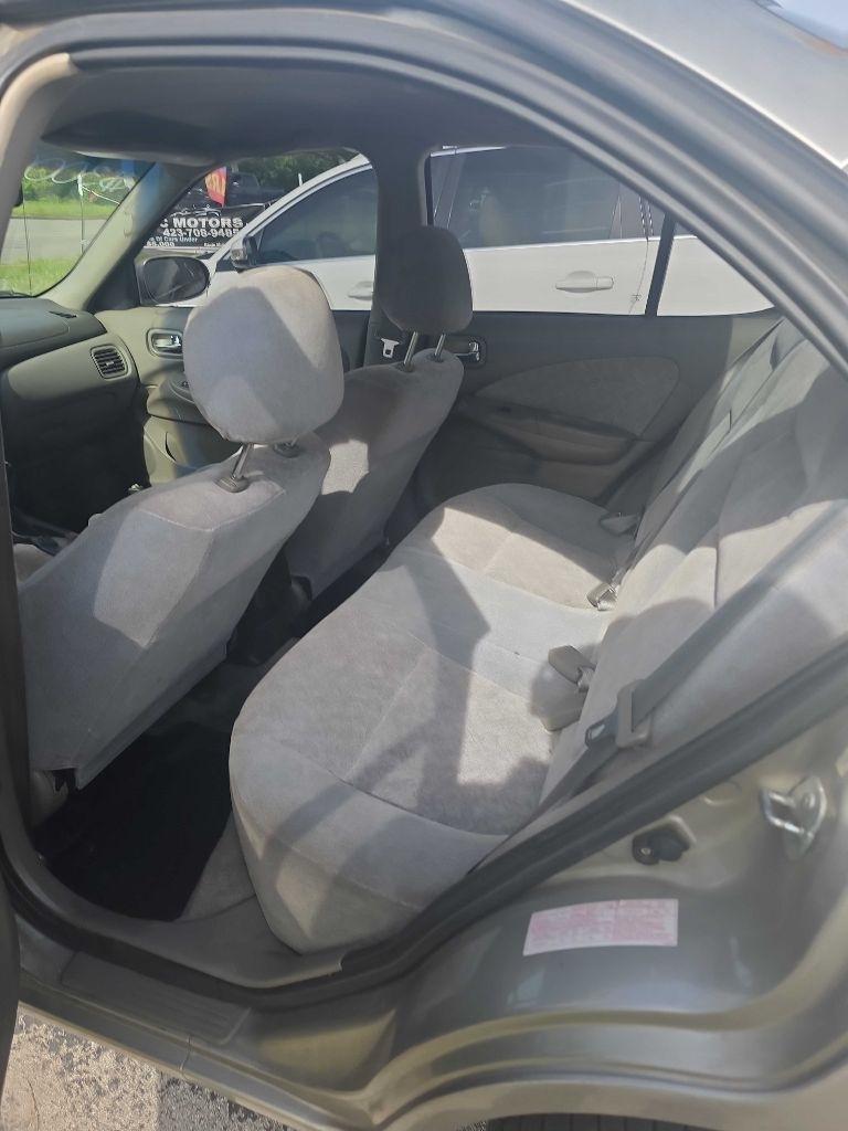 Nissan Sentra XE 2001