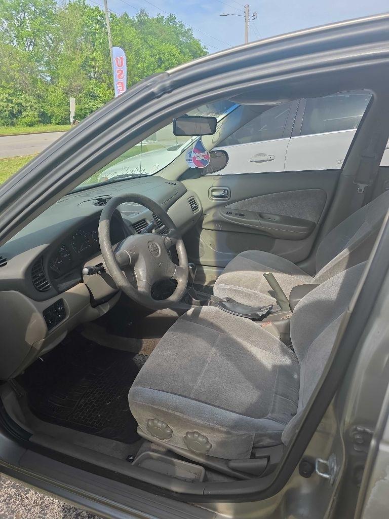 Nissan Sentra XE 2001