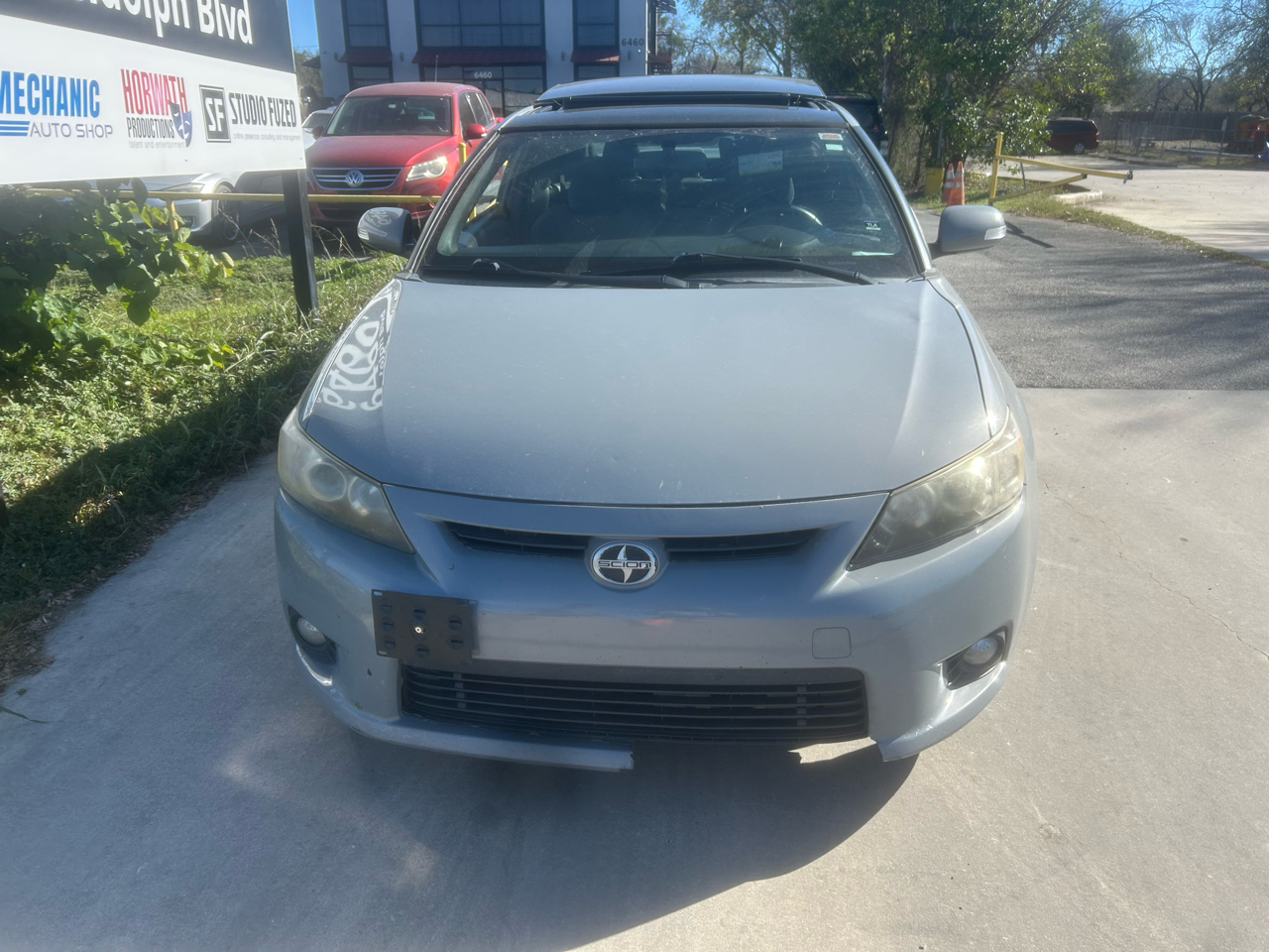 Scion tC Sports Coupe 6-Spd AT 2011