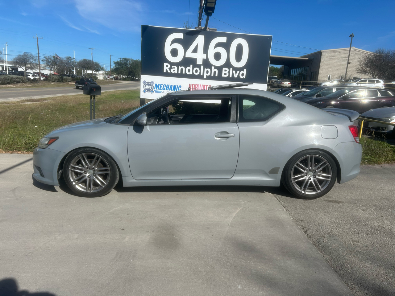 Scion tC Sports Coupe 6-Spd AT 2011
