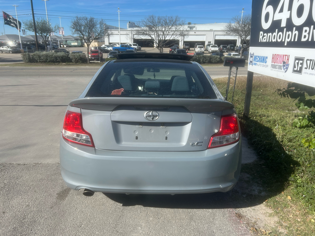 Scion tC Sports Coupe 6-Spd AT 2011