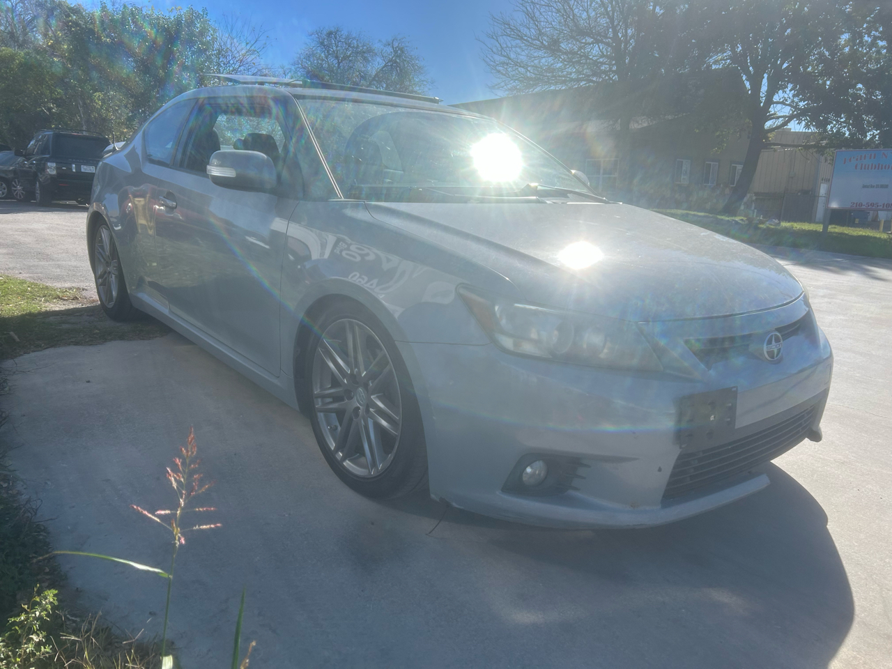 Scion tC Sports Coupe 6-Spd AT 2011
