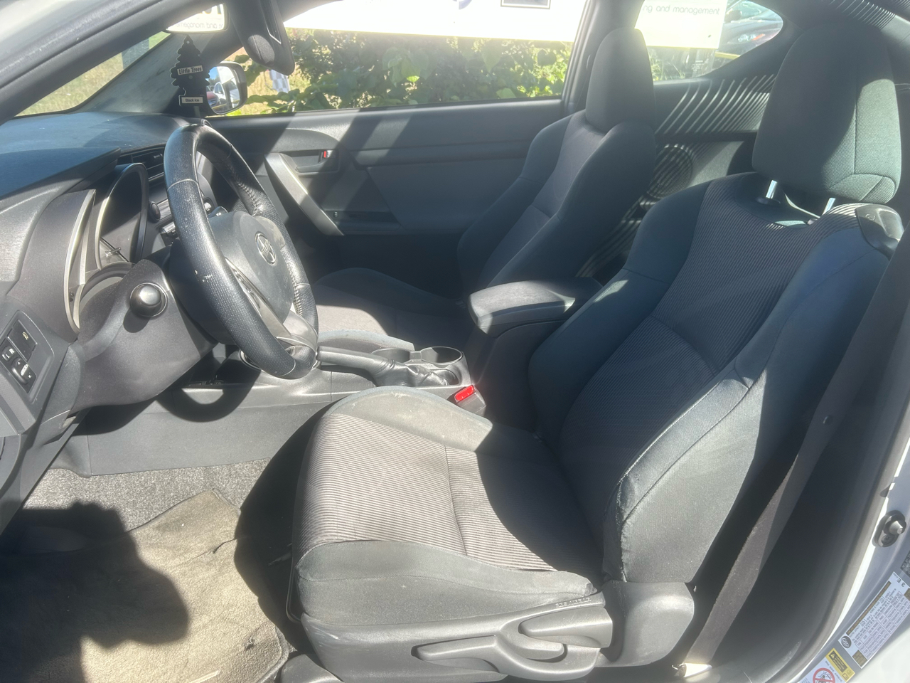 Scion tC Sports Coupe 6-Spd AT 2011