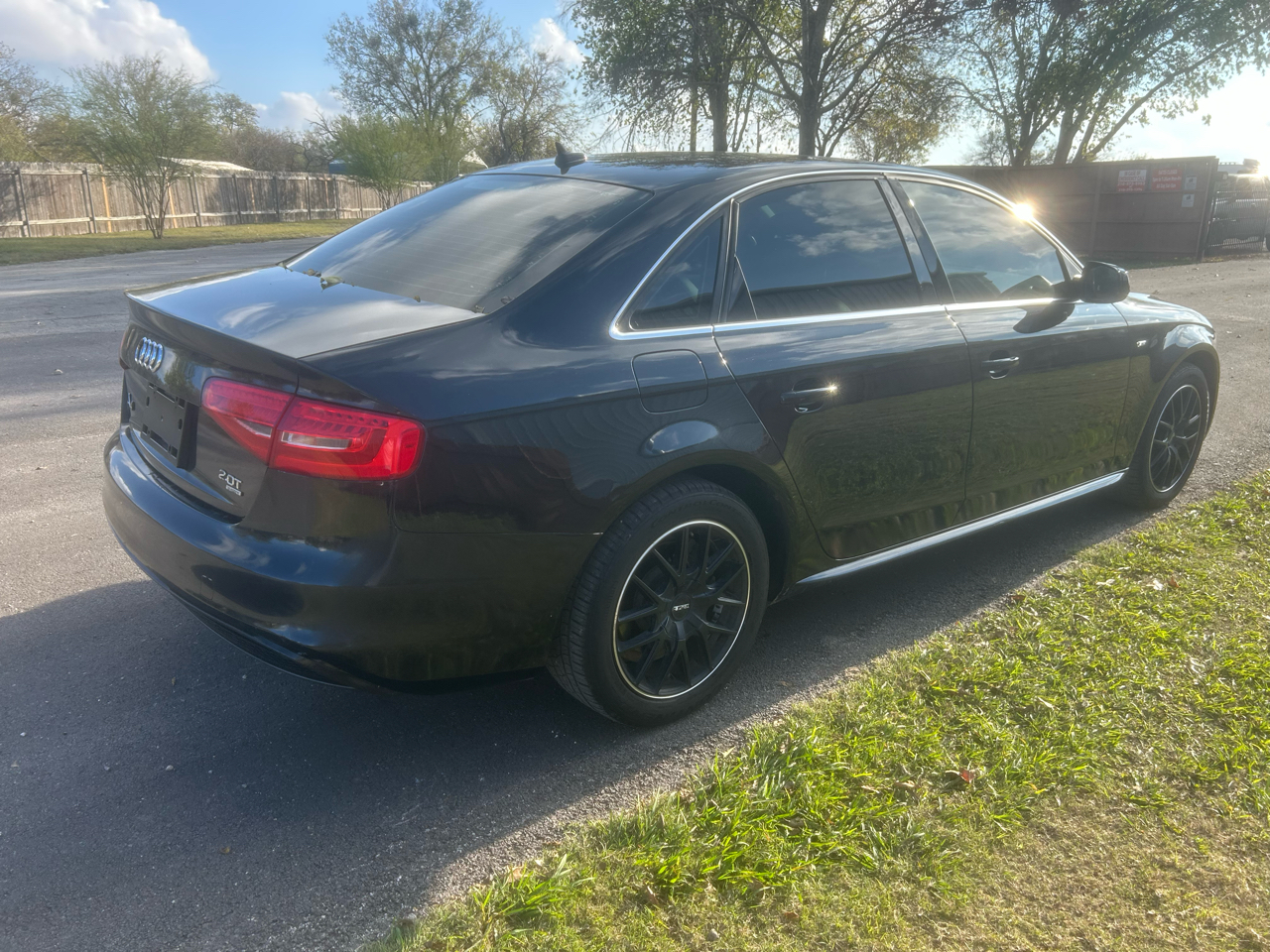 Audi A4 2.0T Sedan quattro Tiptronic 2015