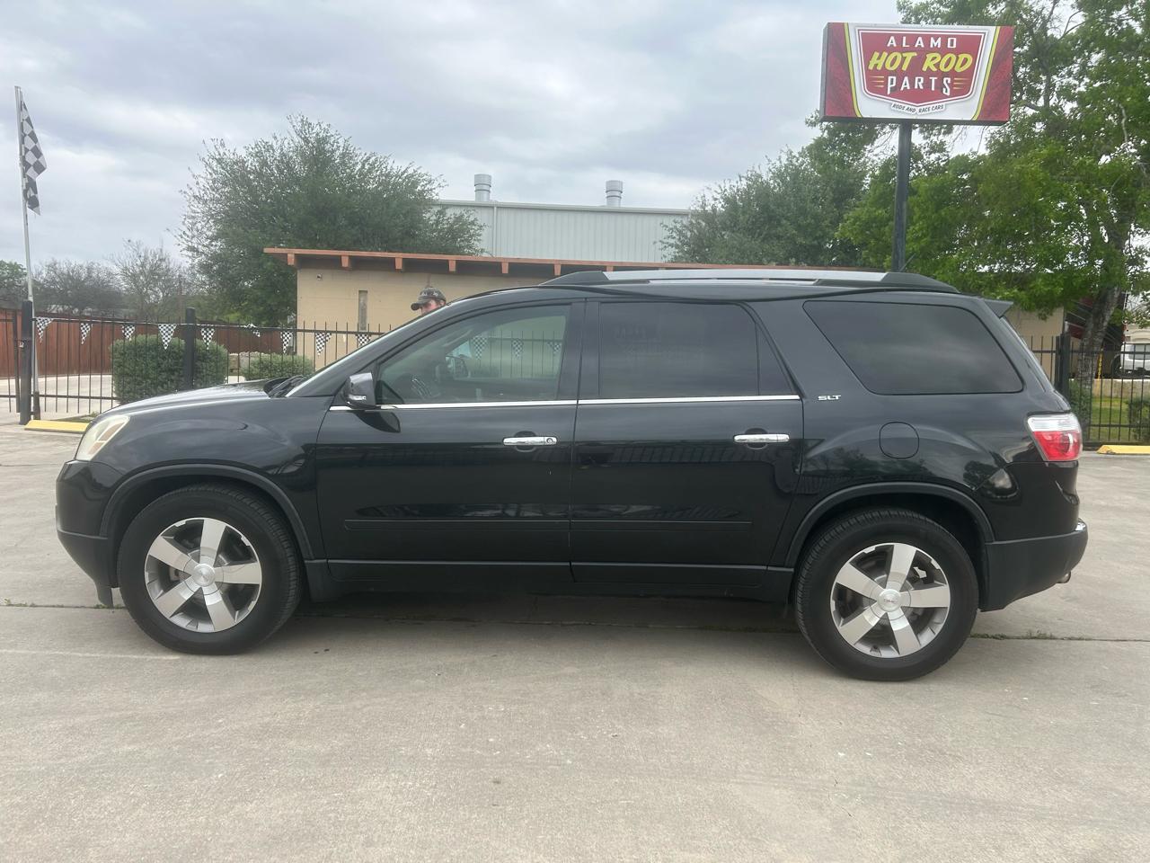 GMC Acadia SLT-2 FWD 2011