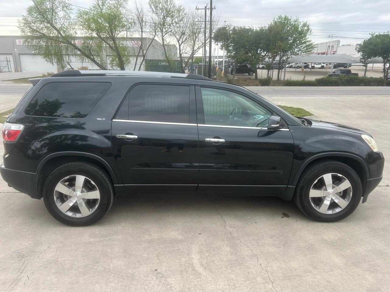 GMC Acadia SLT-2 FWD 2011
