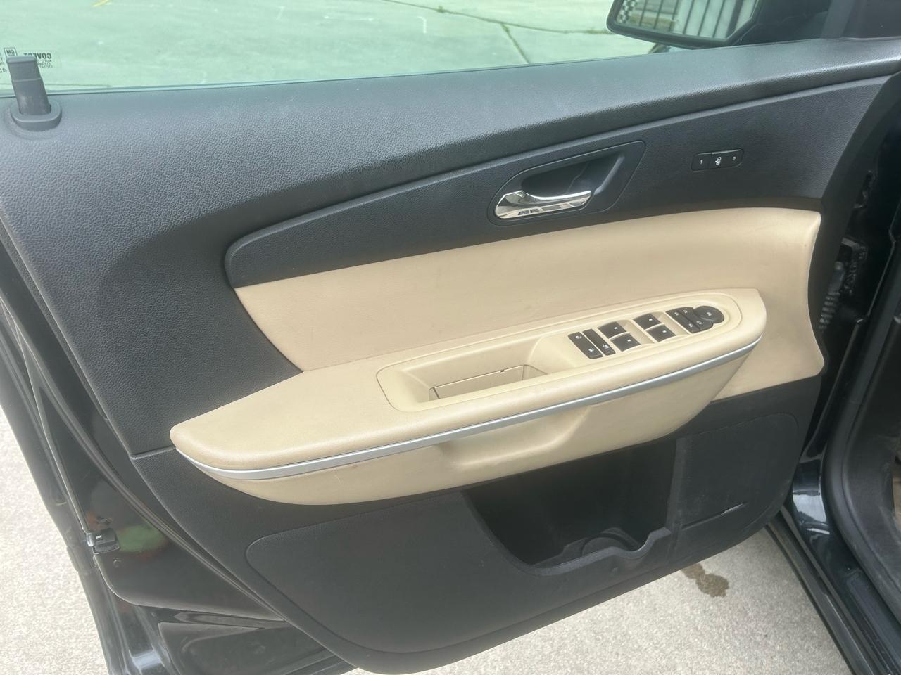 GMC Acadia SLT-2 FWD 2011