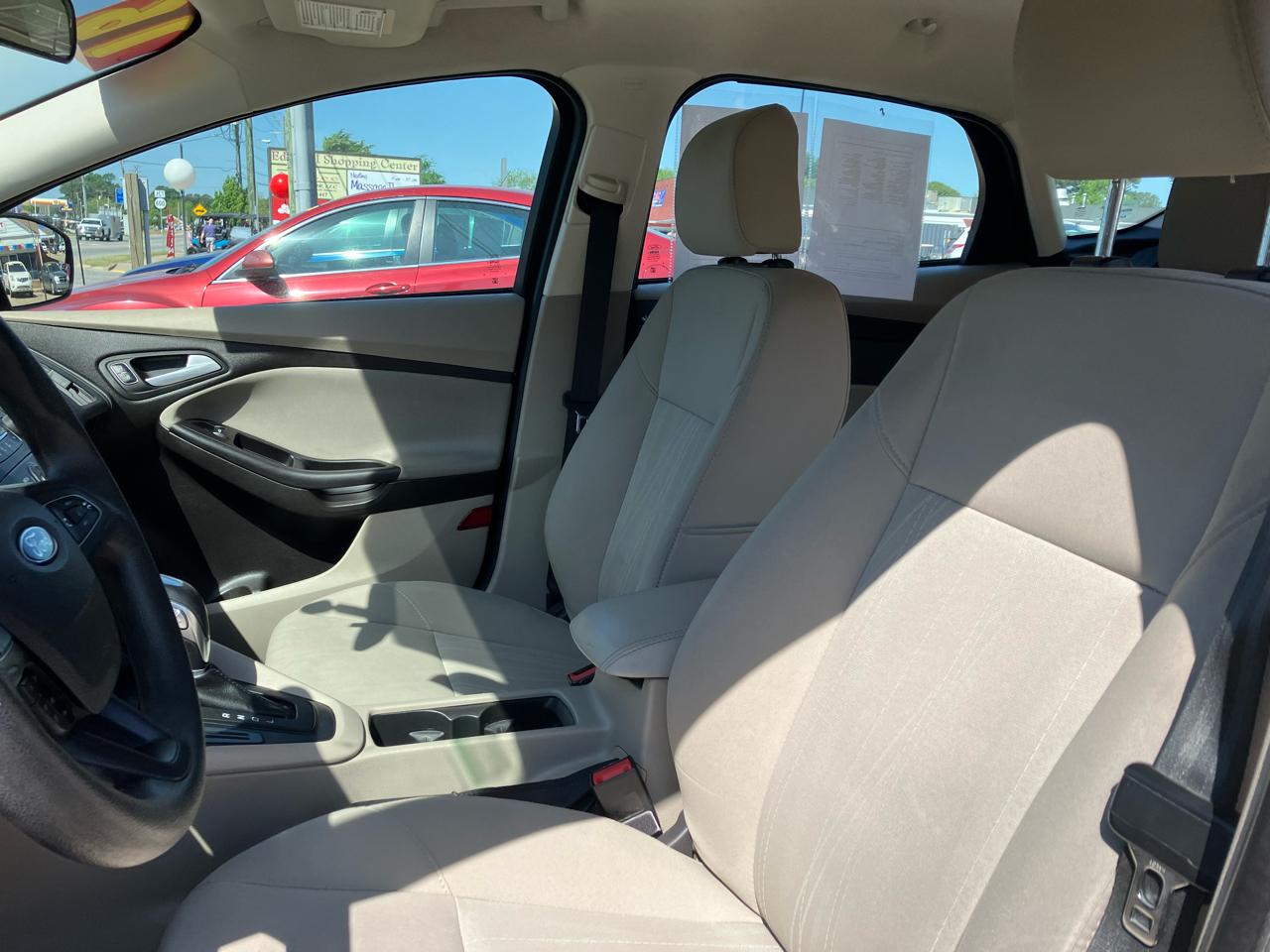 Ford Focus SE Hatch 2016