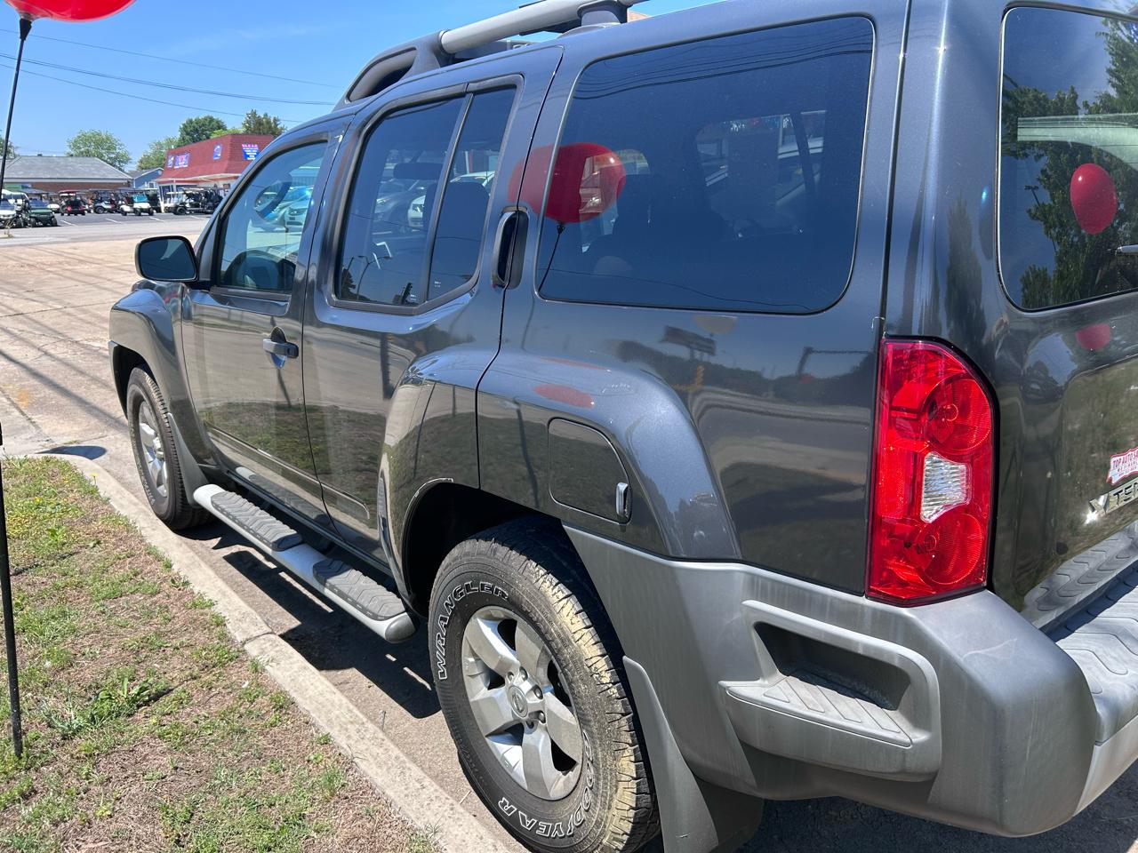 Nissan Xterra X 2WD 2010