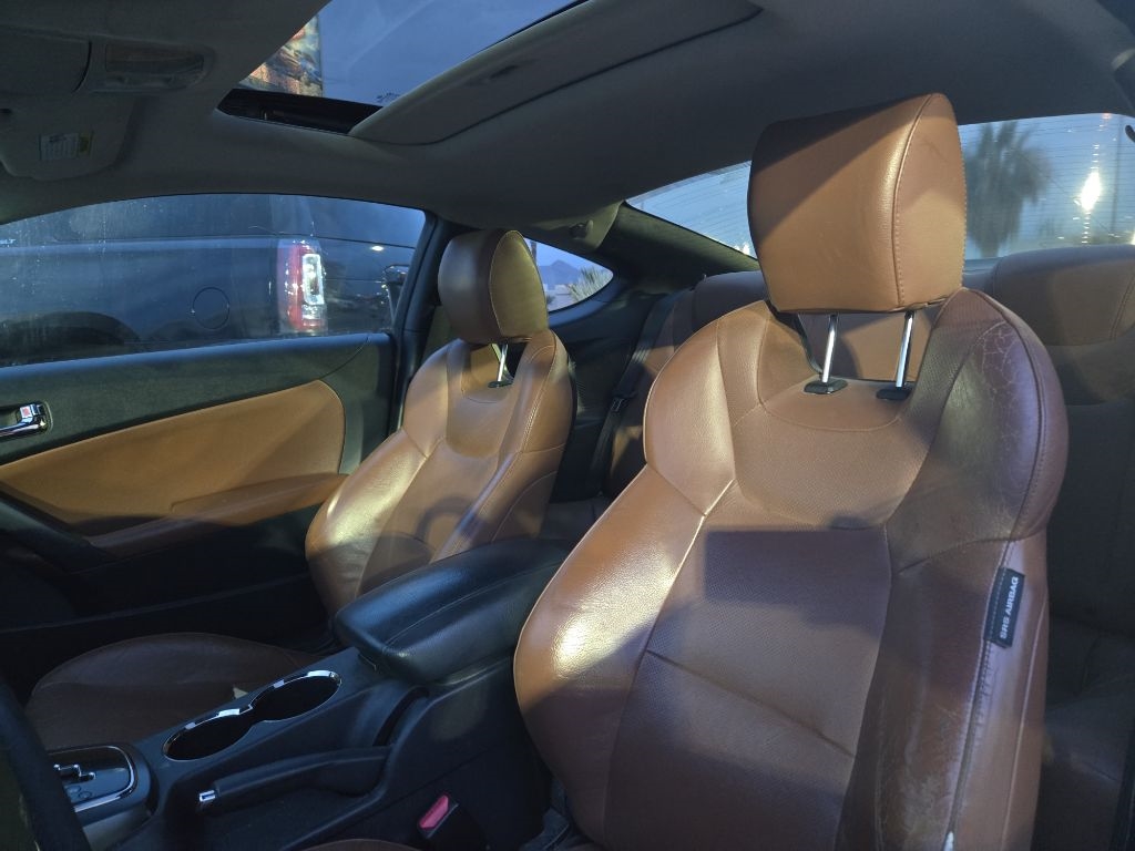 Hyundai Genesis Coupe 3.8 R-Spec Manual 2012