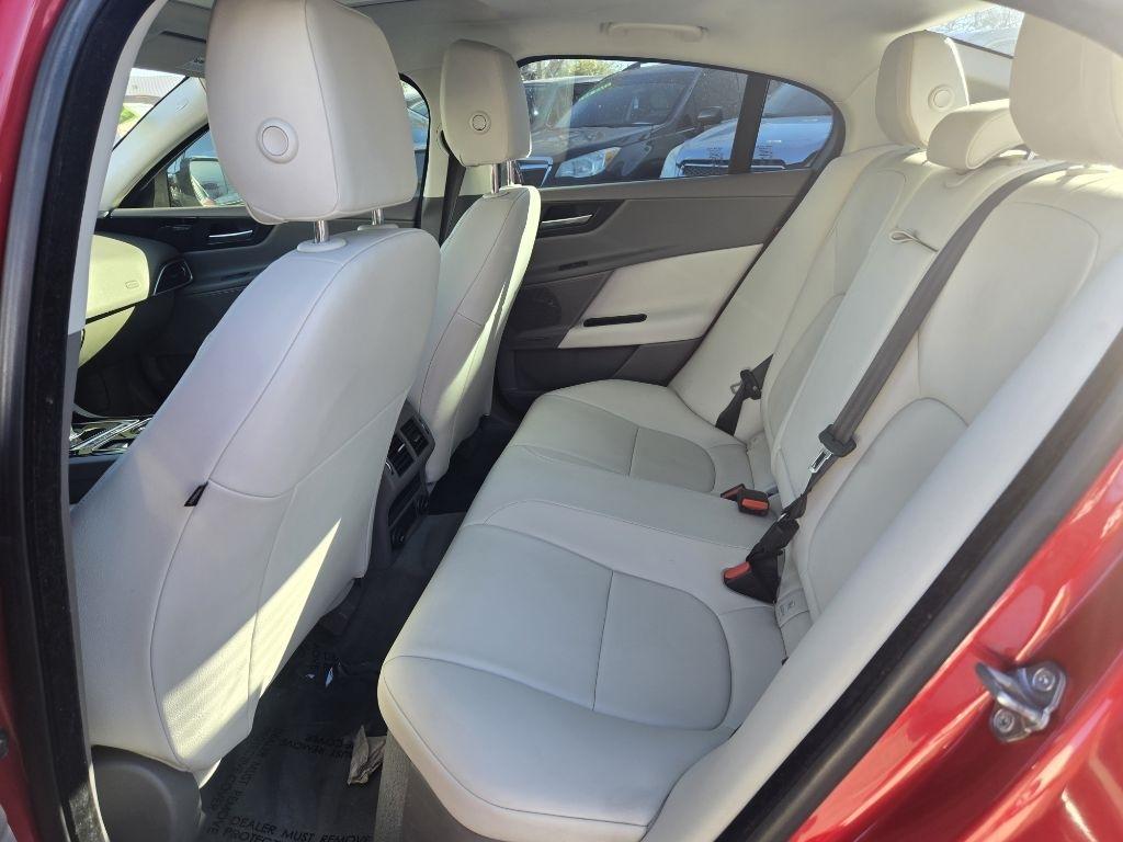 Jaguar XE 25t Premium 2017