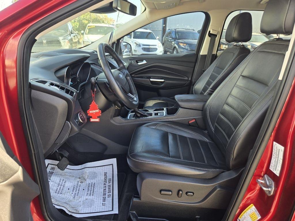 Ford Escape Titanium 4WD 2017