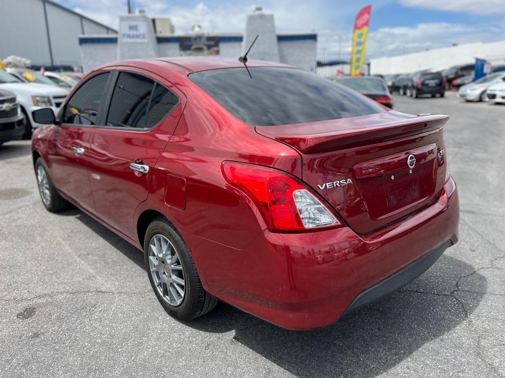 Nissan Versa 1.6 S 5M 2019