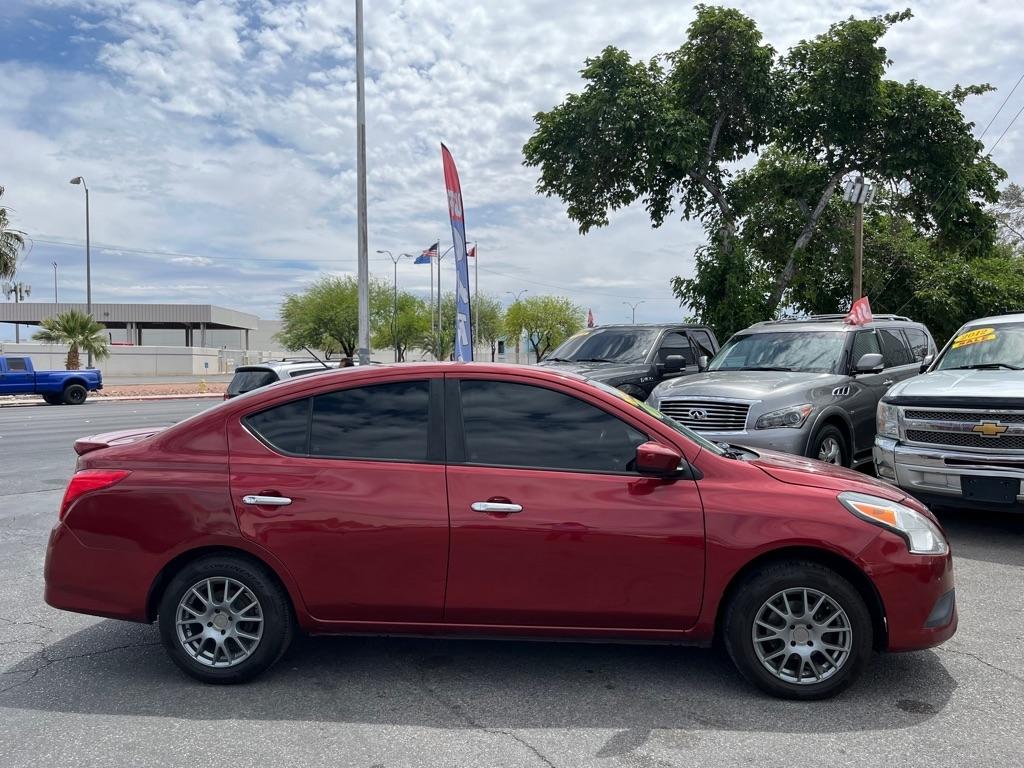 Nissan Versa 1.6 S 5M 2019