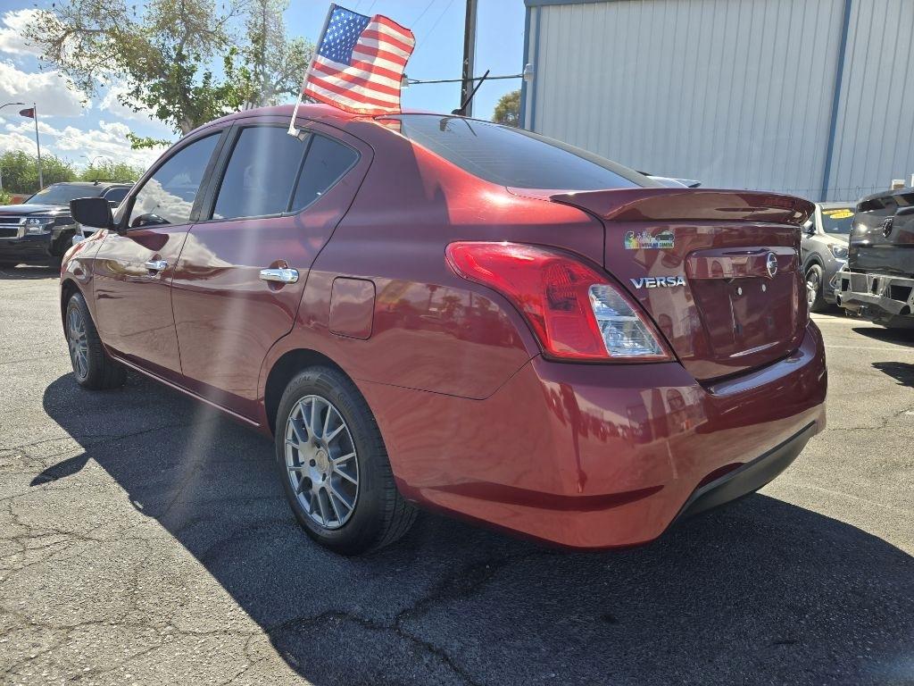 Nissan Versa 1.6 S 5M 2019