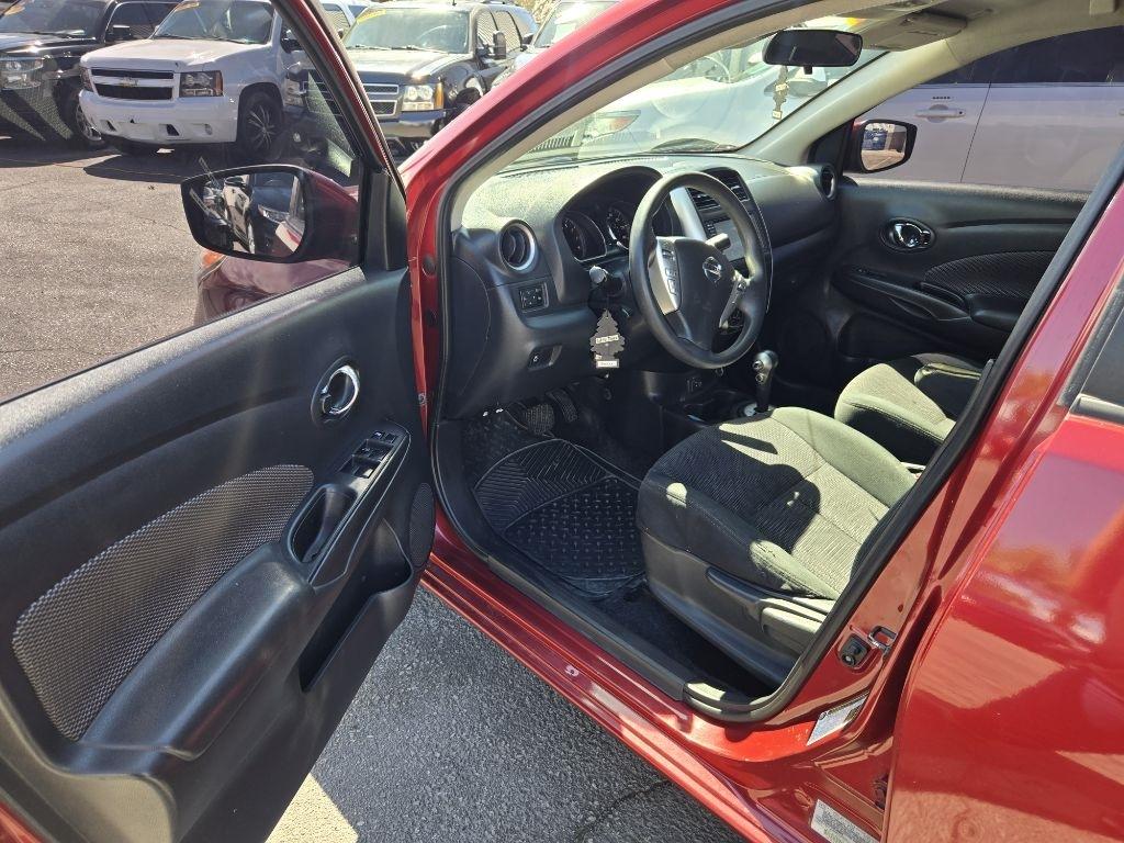 Nissan Versa 1.6 S 5M 2019
