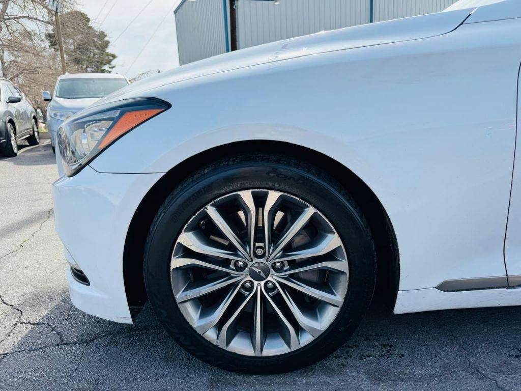 Hyundai Genesis 3.8L 2015