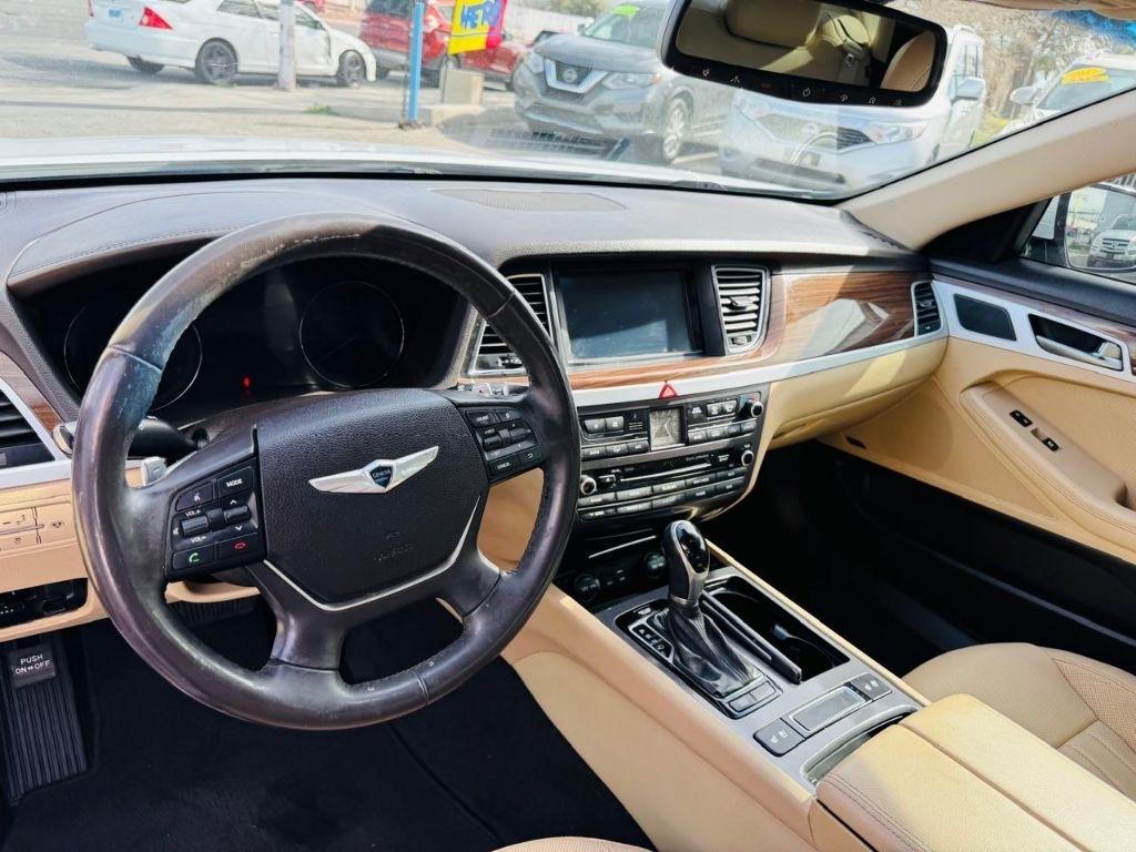 Hyundai Genesis 3.8L 2015