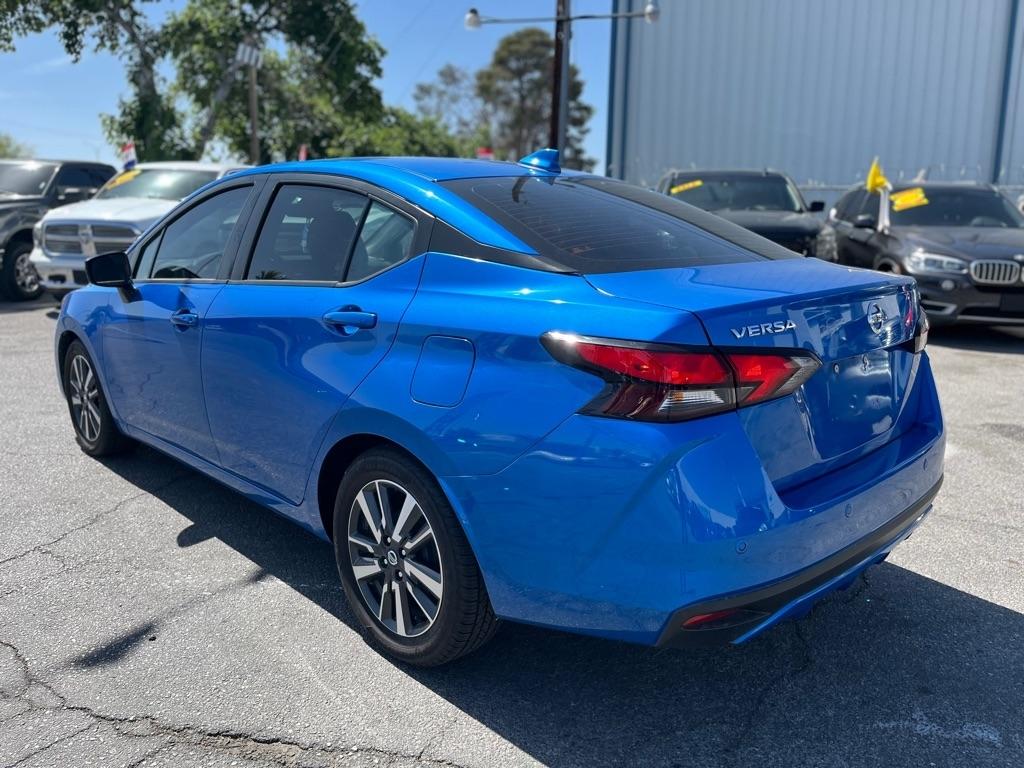 Nissan Versa SV 2021