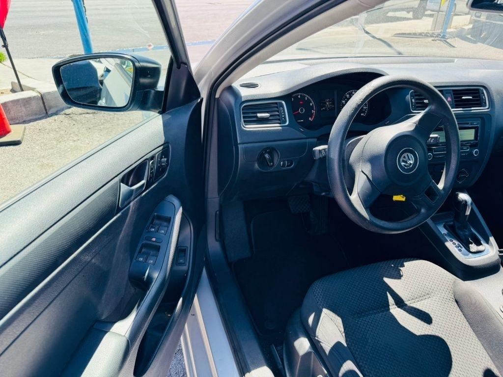 Volkswagen Jetta S 2014