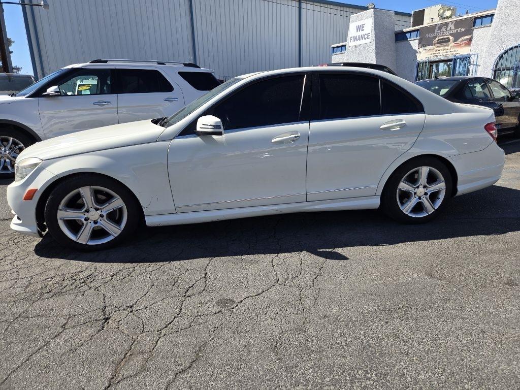 Mercedes-Benz C-Class C300 Luxury Sedan 2011