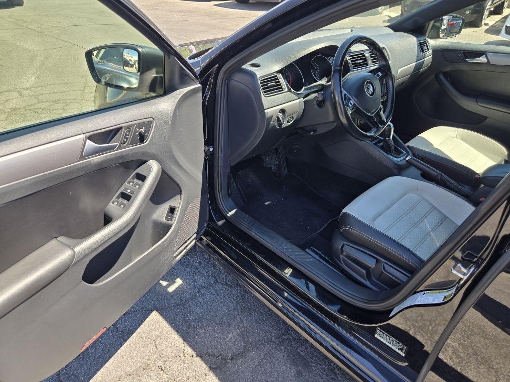 Volkswagen Jetta SE 6A 2016