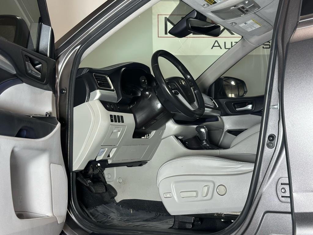 Toyota Highlander XLE FWD V6 2018