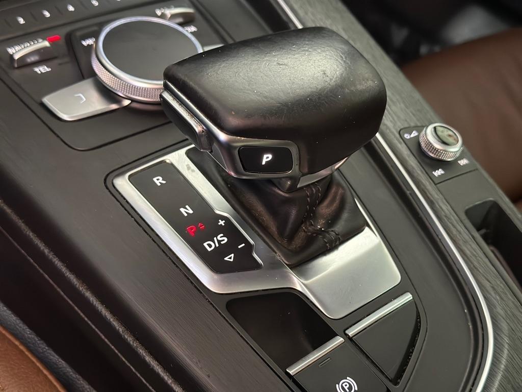 Audi A4 2.0T Premium Plus quattro Sedan 2017