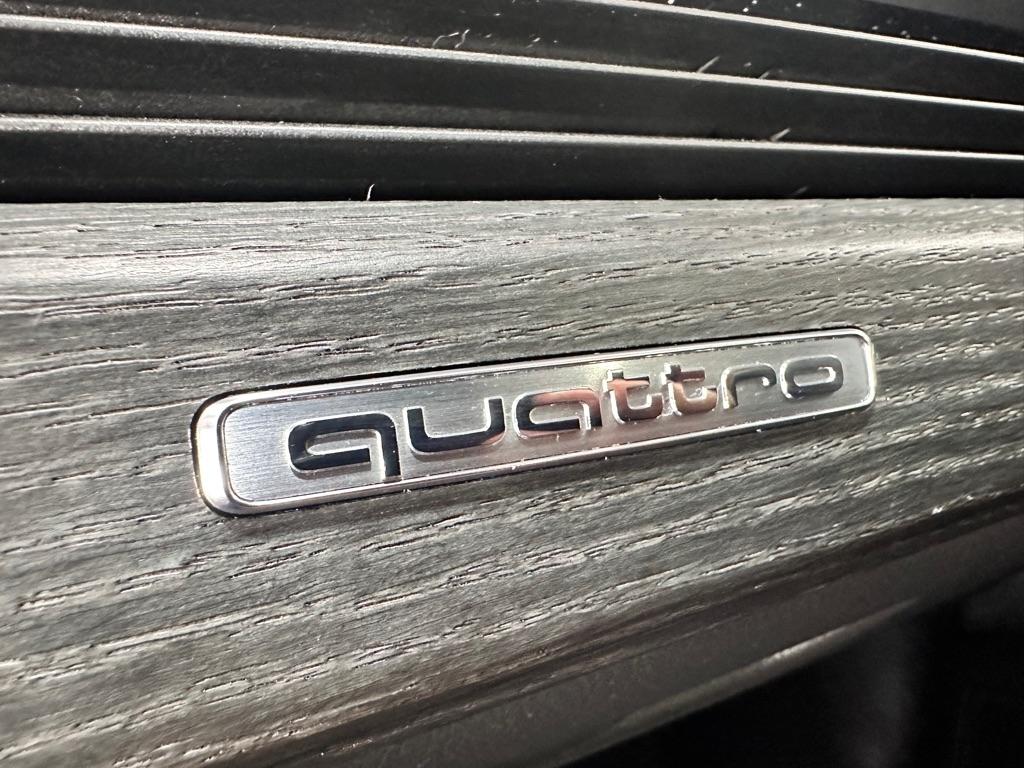 Audi A4 2.0T Premium Plus quattro Sedan 2017