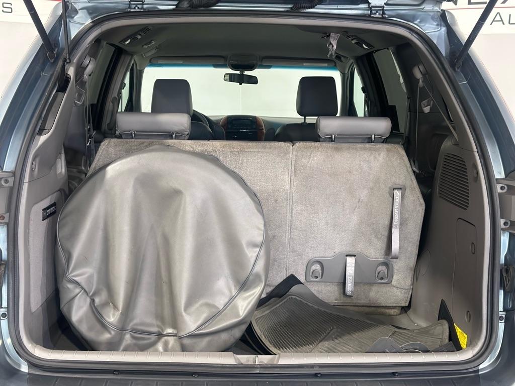 Toyota Sienna XLE FWD 2010