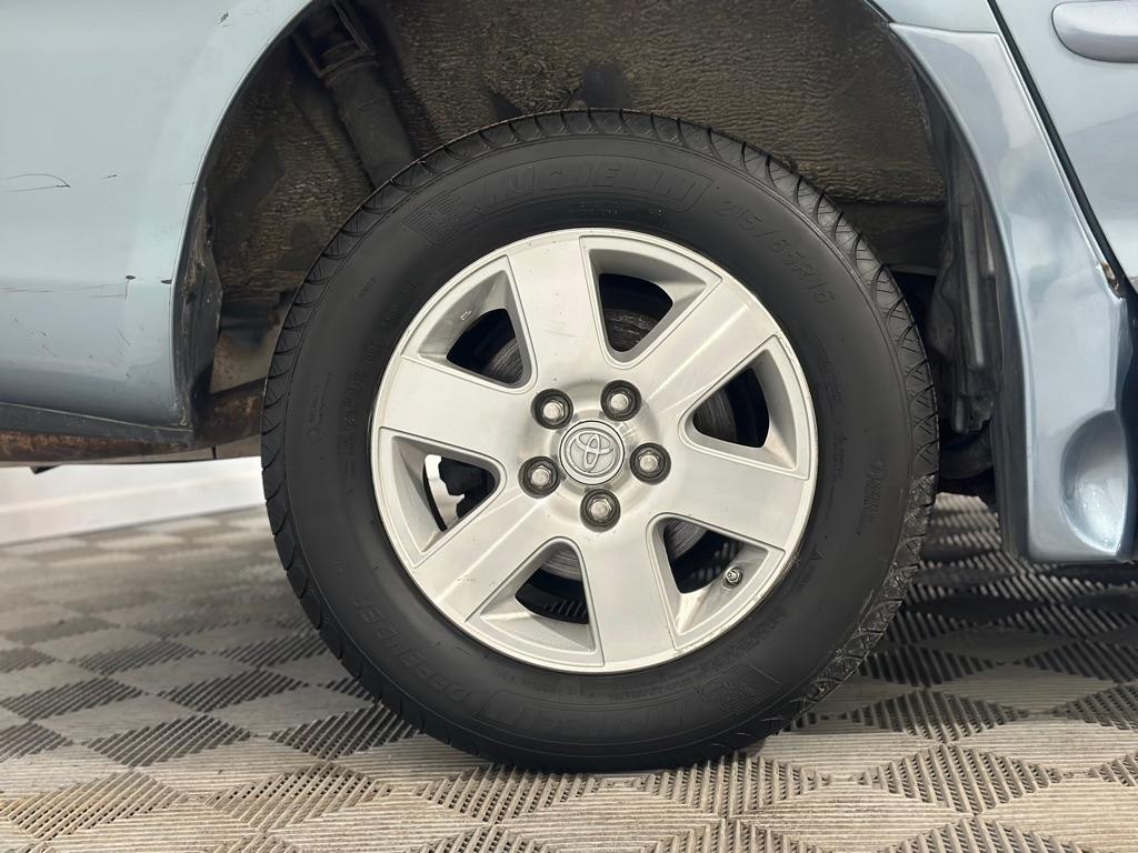 Toyota Sienna XLE FWD 2010