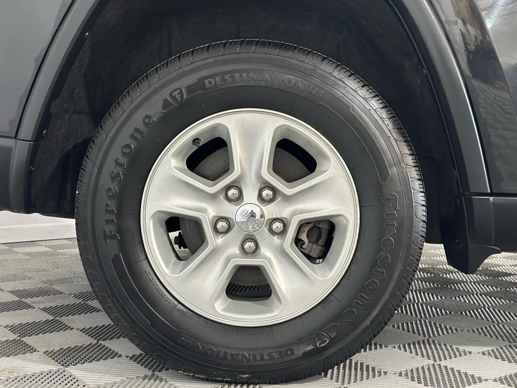 Jeep Grand Cherokee Laredo 4WD 2015