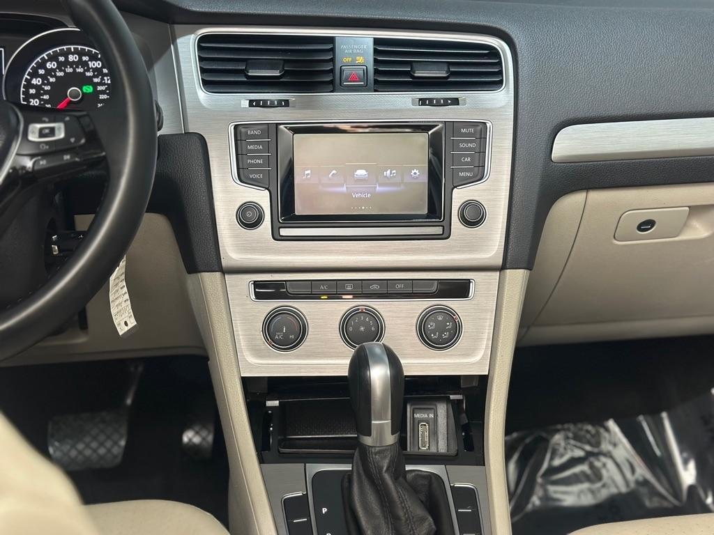 Volkswagen Golf TSI S 6A 2015