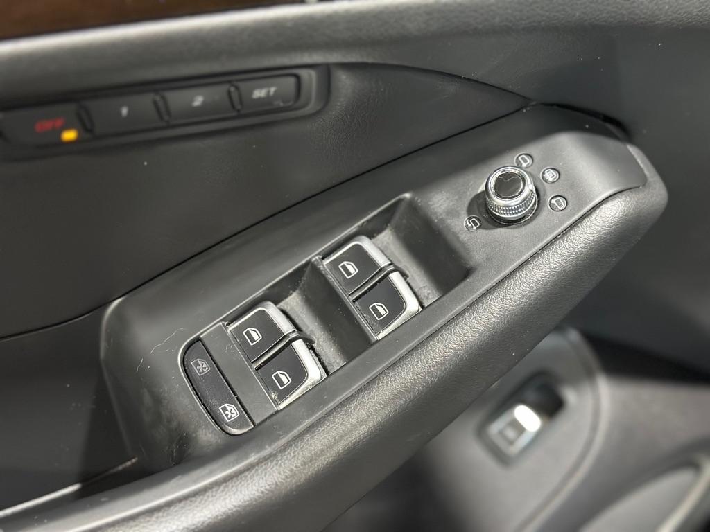 Audi Q5 2.0T Premium Plus quattro 2013