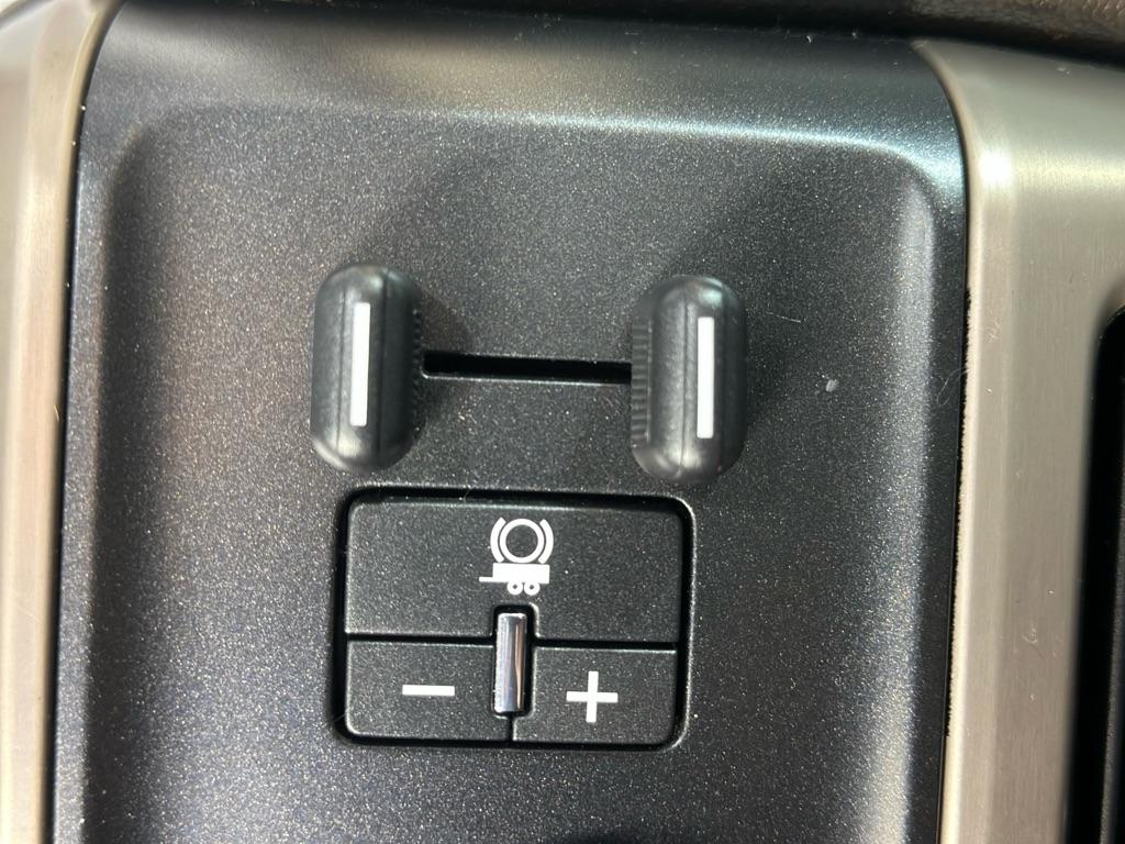 GMC Sierra 1500 Denali Crew Cab Long Box 4WD 2016