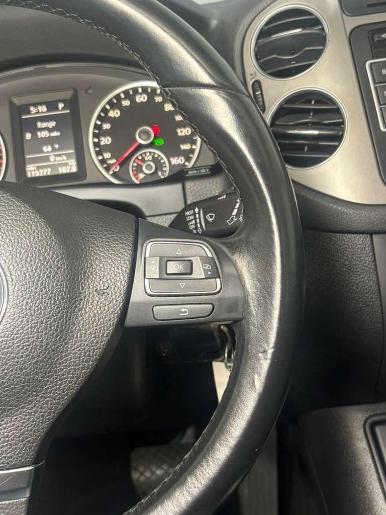 Volkswagen Tiguan S 4Motion 2011