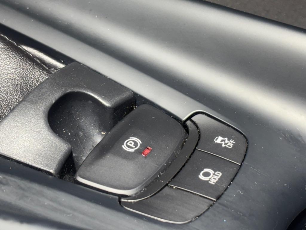 Toyota C-HR XLE 2018