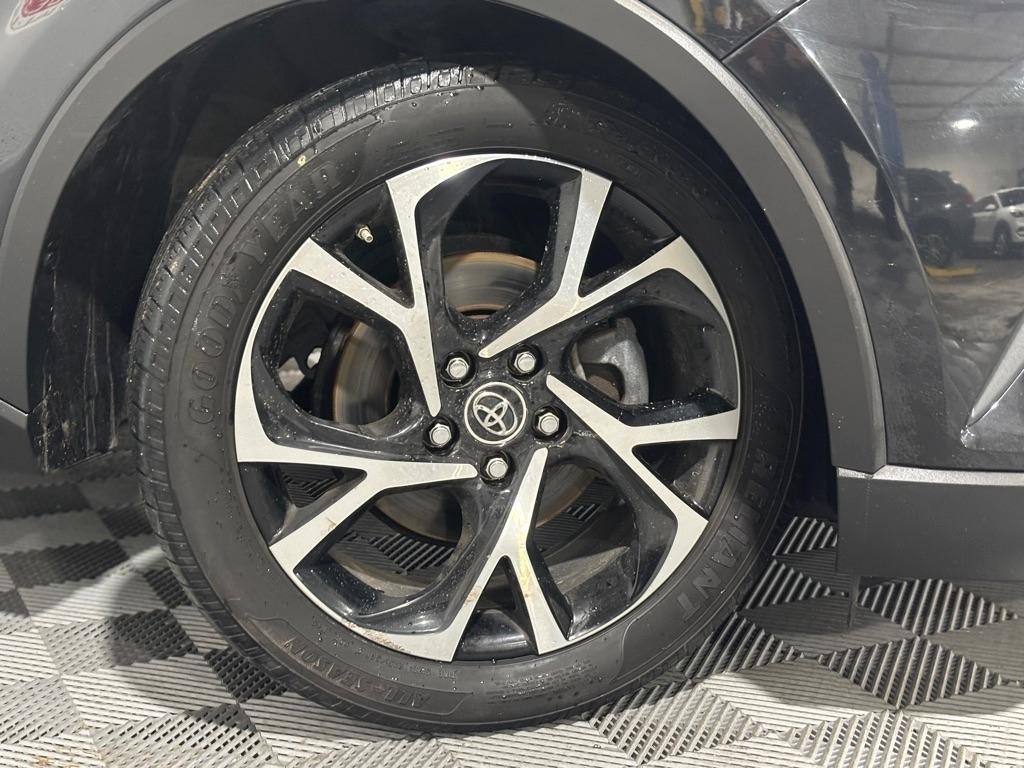 Toyota C-HR XLE 2018
