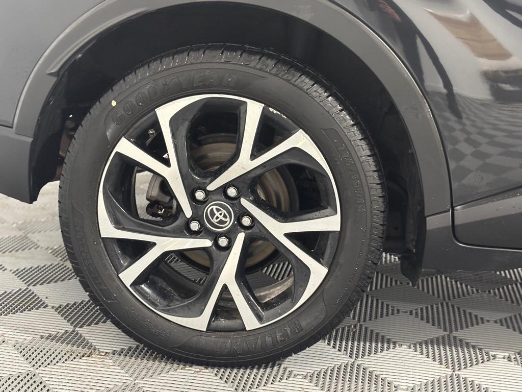 Toyota C-HR XLE 2018