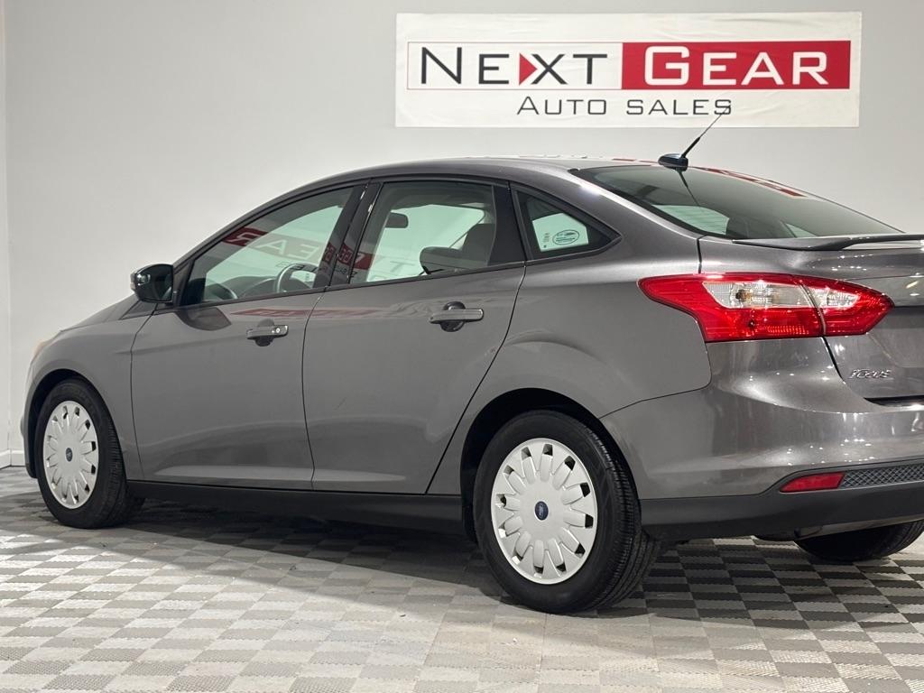 Ford Focus SE Sedan 2012