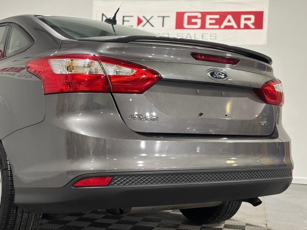 Ford Focus SE Sedan 2012