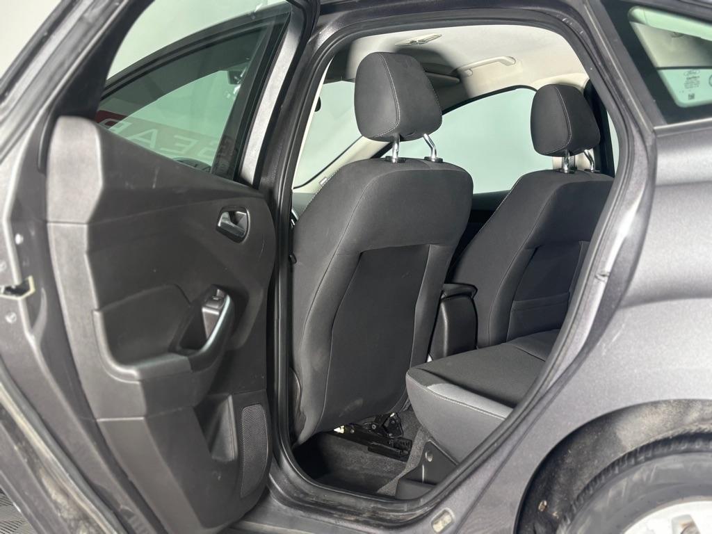 Ford Focus SE Sedan 2012